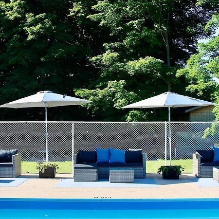 Lakeview Motel And Cottages Sauble Beach Bagian luar foto